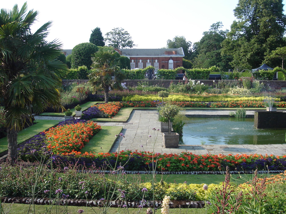 Kensington Palace: Sunken Gardens. Photo Credit: © Edwardx via Wikimedia Commons. 