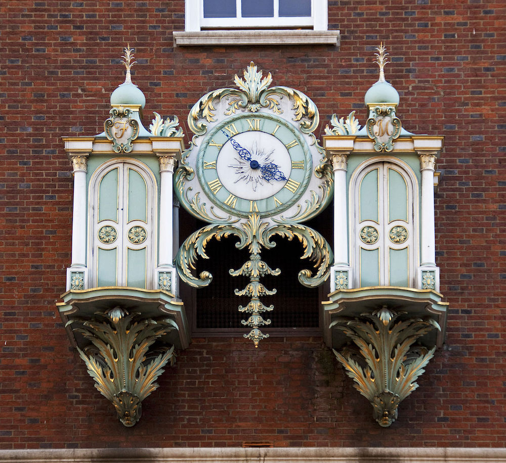 Mechanical clock on the main facade of Fortnum & Mason in London. Photo Credit: © Tony Hisgett via Wikimedia Commons. 