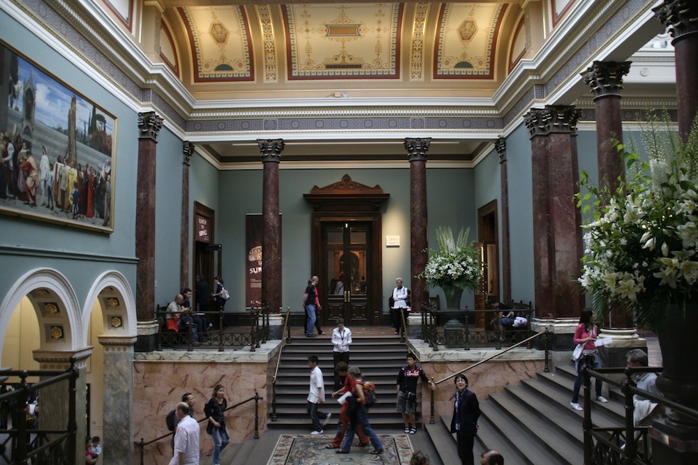 The Staircase Hall at the National Gallery in London, designed by Sir John Taylor in 1884–7. Photo Credit: Rudolf Schuba via Wikimedia Commons.