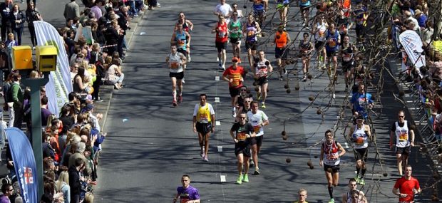 Amateur participants in Virgin London Marathon. Photo Credit: © Chmee2 via Wikimedia Commons.